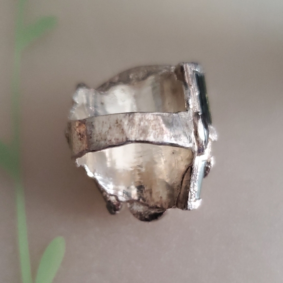 Unique Boho Silver and Cream Cameo Ring Size 6 - Picture 10 of 11